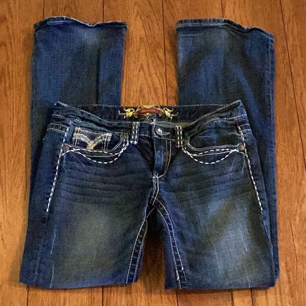 Maurices Distressed denim Blue Boot Cut Jeans. Women’s size 7/8 R